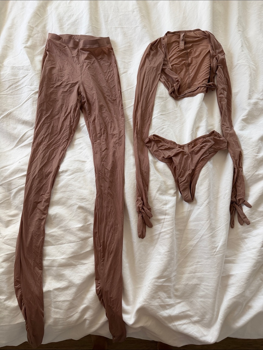 SKIMS Brown High-Waist Leggings with Matching Top, Bra, & High-Cut Brief
